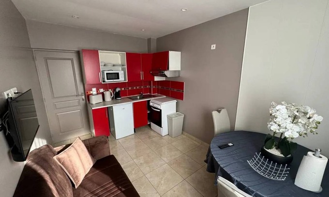 Villiers-le-Bel Appartement | 35 m² Appartement ∙ 1 chambre ∙ 6 personnes