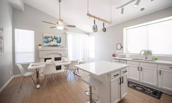 Green Valley Maison | 35% off Special Green Valley Gem! 3/2 Single Story