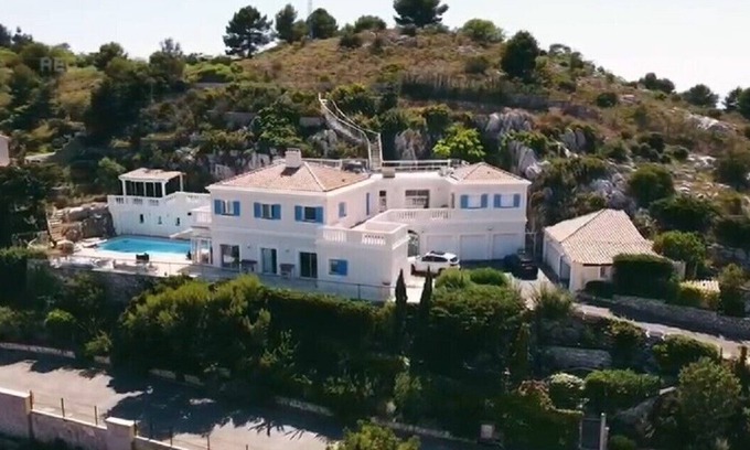 La Turbie Maison | Maison 350m2 - 5 chambres - piscine chauffee - domaine securise - vue magnifique