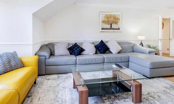 Oakleigh Appartement | 360 EN5 Turners Ct 10 -Modern, Bright, Spacious 2 bed 2 bath Barnet Penthouse