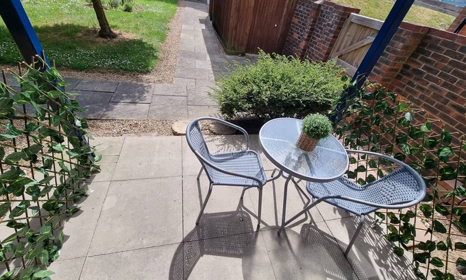 Burnham-on-Crouch Appartement | 360 Serviced Accommodations - Waterfront Retreat - Modern Apartment