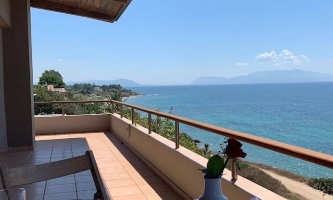 Mytikas Appartement | 360º suite with endless views to the Ionian Sea