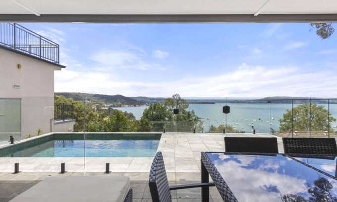 Koolewong Maison | 365 Days of Kalm I Pano Water Views I Heated Pool