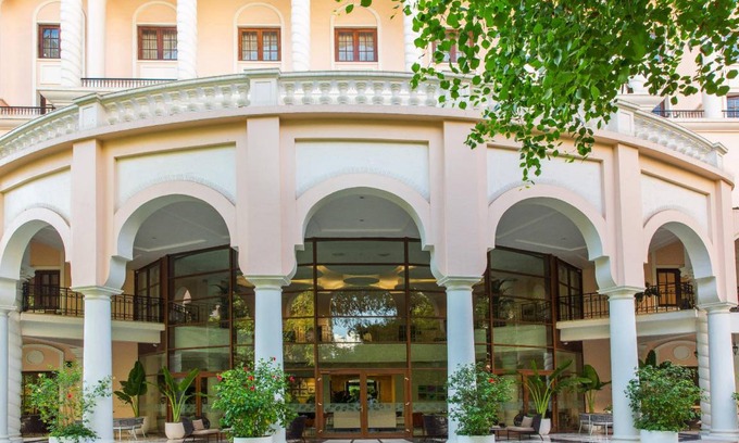 DLF Phase 5 Hôtel | 38 m² Hôtel ∙ 3 personnes