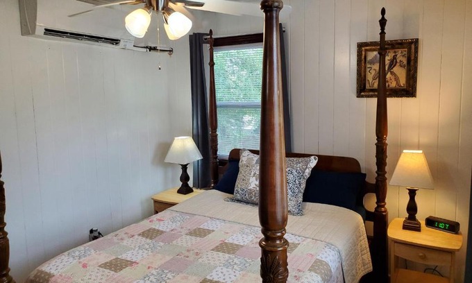 Avondale Appartement | 3864 Walsh Street Apartment