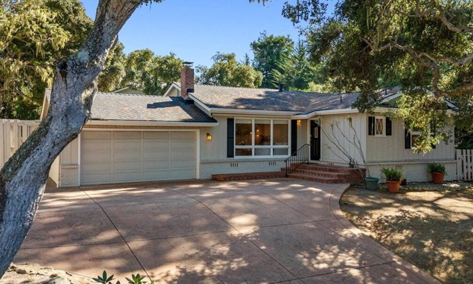 Del Monte Forest Maison | 3985 Pebble Beach® Forest Getaway~Bring Golf Clubs