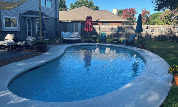 South Arlington Maison | 3b/2.5b Family home with Pool close to Joe Pool Lake and Epic Indoor Water Park