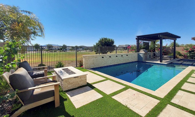 Surprise Maison | 3bd/2ba House w/ Pool, Hot Tub, Kiddie Pool, Firepits, & Resort Style Amenities