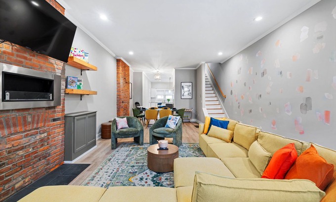 Bloomfield Maison | 3BD w/ Rooftop & BBQ - 7 Mins to Downtown Pittsburgh