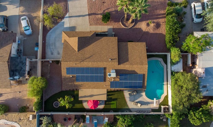 Tami Estates Maison | 3bdr Remodeled, pool resort living & putting Green