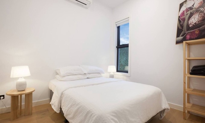 Coburg Maison | 3Bed/2Bath Entire House - The Charmer