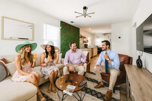 South Louisville Maison | 3BR 2BA Derby Home Walk to Churchill Free Parking