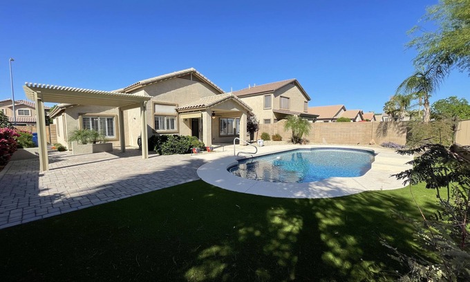 Santa Rita Ranch Maison | 3BR 2BA Pool, Outdoor Shwr, Lovely ‘SunDream'