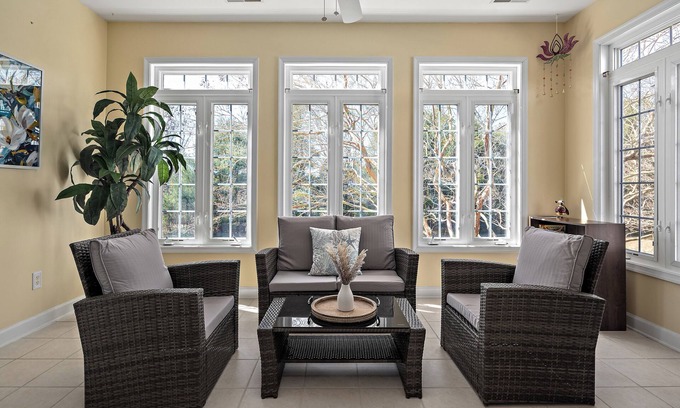 Lewes Copropriété | 3BR Coastal Retreat – Weekly & Monthly Rentals Available!