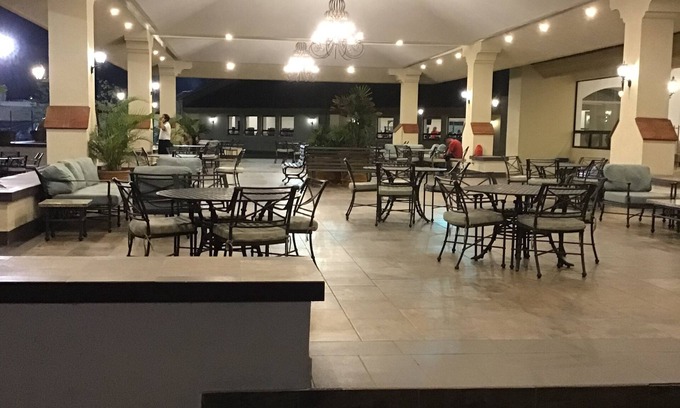 Tlajomulco de Zuniga Maison | 3BR Condominio en fraccionamiento privado