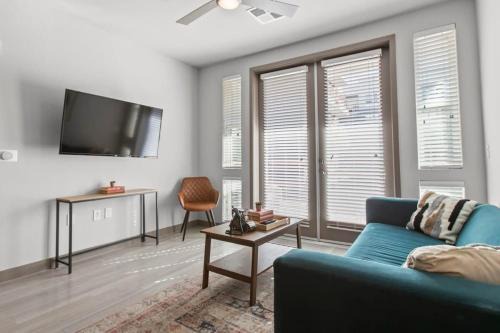 Downtown Phoenix Appartement | 3BR Cozysuites RORO Pool, Pets, Parking 6&12