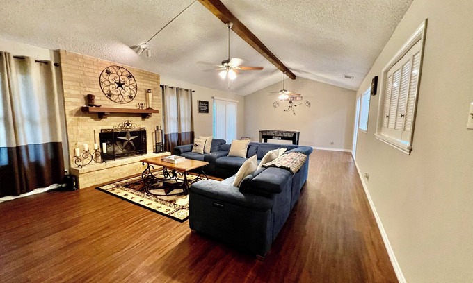 North San Antonio - SAT Maison | 3BR Furnished Retreat w/ Yard, BBQ & Fast Wi-Fi – San Antonio