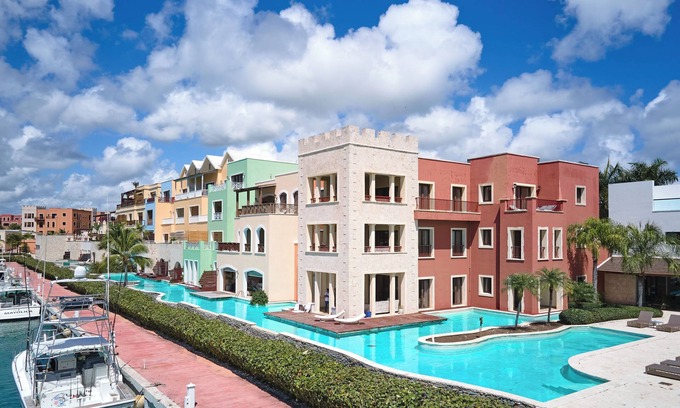 Cap Cana Marina Copropriété | 3BR Getaway Pool & Sunset Views in Cap Cana + complementary Airport Transfer