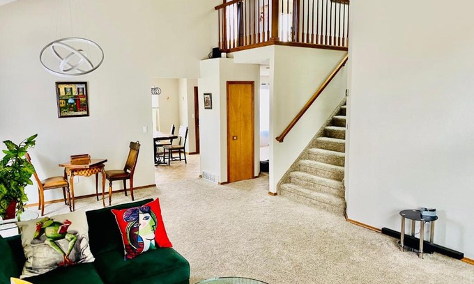 Briargate Maison | 3br home 2br unit close to USAFA with fireplace