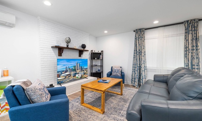 Matthews Maison | 3BR Matthews Home*EV Charger*Dog Friendly