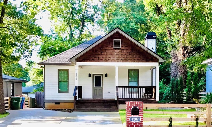 Atlanta Maison | 3BR Near Benz Stadium, GWCC, State Farm Arena, CAU, & SpelHouse
