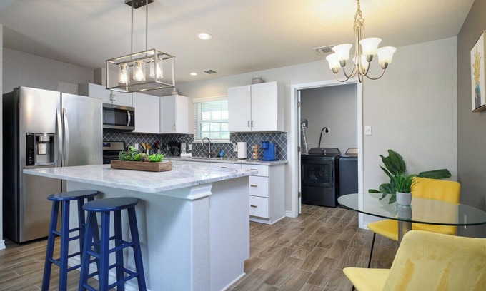 West San Antonio Maison | 3BR Near Lackland AFB Military & ALE Stays W/D
