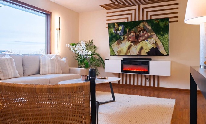 Lawrence Appartement | [3BR] The Mocha StayAwhile Retreat