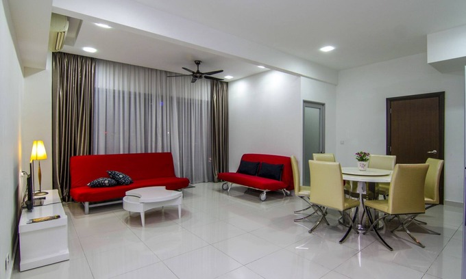 Chow Kit Appartement | 3BR Top KLCC View at Regalia Residence