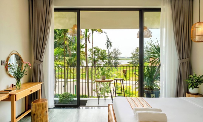 Cam Ha Villa | 3BRs w/ River View &Private Pool - Free Bike