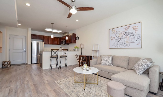 Katy Copropriété | 3L | Lifestyle Center Living| Spacious Gated Condo Home