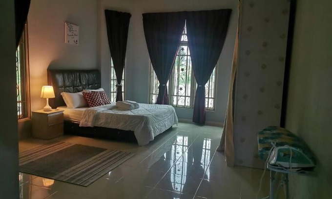 Kota Bharu Maison | 3R3B in Kota Bharu near Datu River