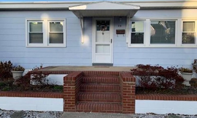 Surf City Maison | 3rd from the beach!! Super Cute Bungalow!!
