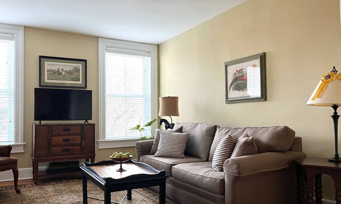 South Main Street Appartement | 3ème des 4 Suites à Park House Genève; dans le cœur du quartier historique de Genève