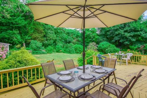 East Orleans Maison | 4-5 Min to Mill Pond or Nauset Beach
