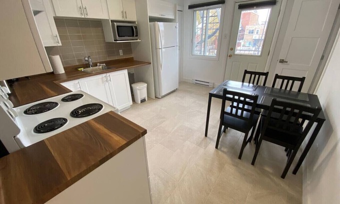 Bellerive Appartement | 4,5 près du fleuve, parkingn(At Corner store) bus