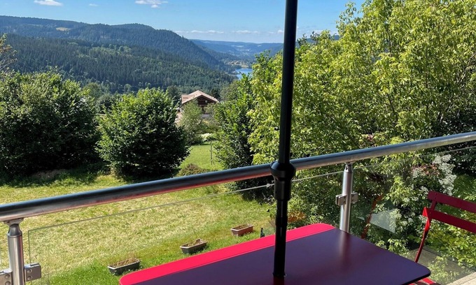 Gerardmer Appartement | Appartement 4 ✭ avec vue imprenable sur le lac de Gérardmer
