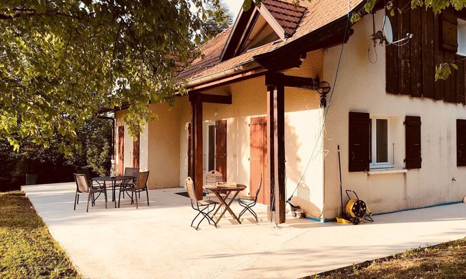 Collonges-sous-Saleve Maison | Maison 4 chambres avec jardin, dans la campagne française, sous la Saleve, près de la frontière