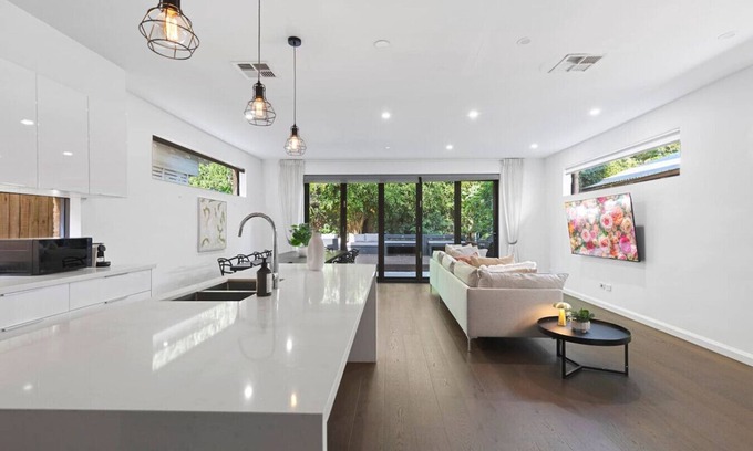 Neutral Bay Maison | 4 BDR Federation Style Home
