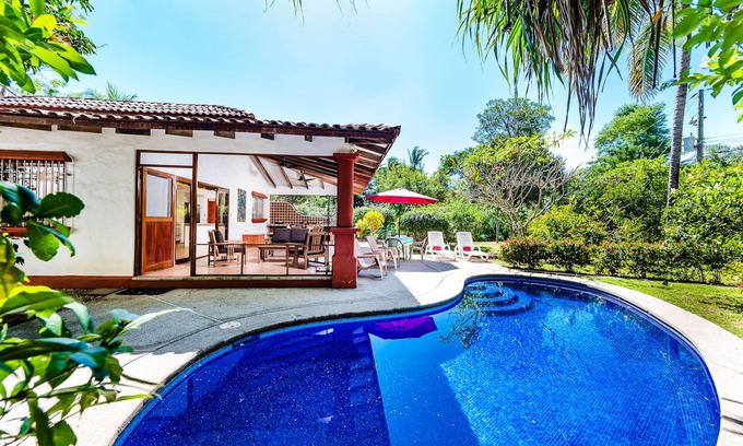 Palm Beach Estates Villa | 4 BR Avec piscine et terrasse sur le toit à 50m de la plage de Grande