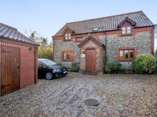 Briston Maison | 4 Bed in Briston 77924