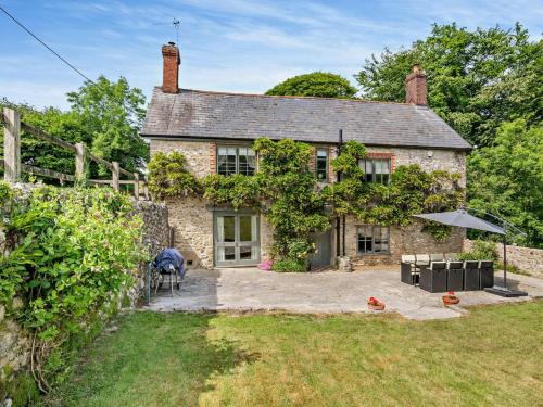 Axminster Maison | 4 Bed in Charmouth THEFA