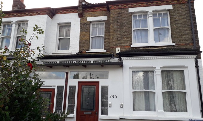 Friern Barnet Maison | Maison d'époque de 4 chambres avec bain à remous et excellent transport