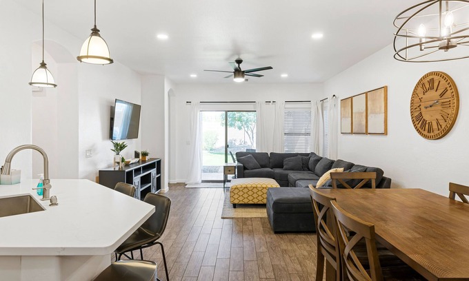 Villages At Queen Creek Maison | 4 Bed with Community Pool, Game Room, Minutes to Bell Bank Park!