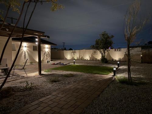 North Mountain Maison | 4 Bedrm 2 Ba Office WiFi Hiking House Central Phx