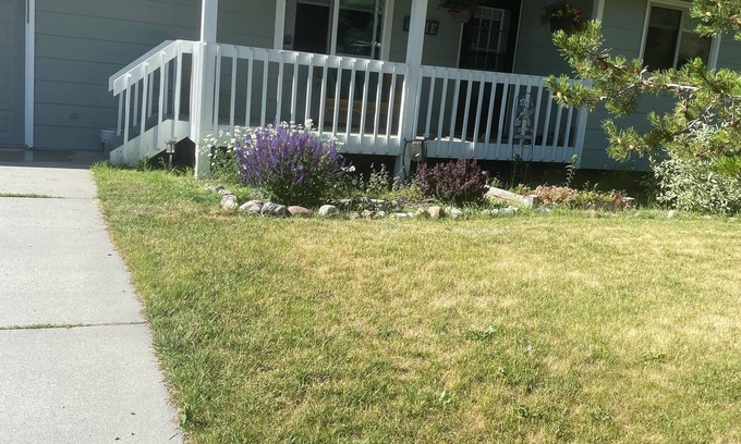 Heart of Missoula Maison | 4 bedroom 3 bath home on Easy street river and park outside back gate