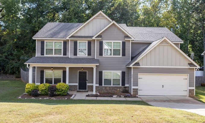 Opelika Maison | 4 bedroom/3 bath home with bonus spaces close to everything you need or want!