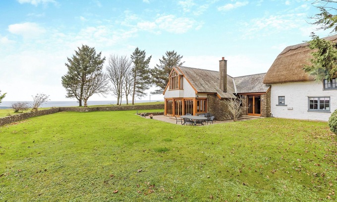 Clovelly Cottage | A charming country residence nestled in the timeless village of Clovelly near Hartland.
