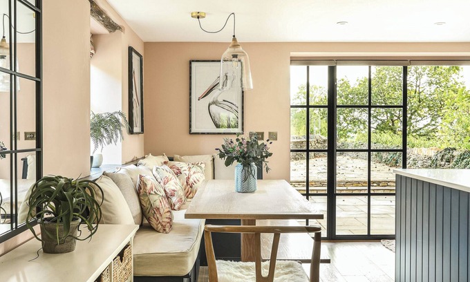 Salperton Cottage | Indulge in this luxury family holiday home that can accommodate up to eight guests.