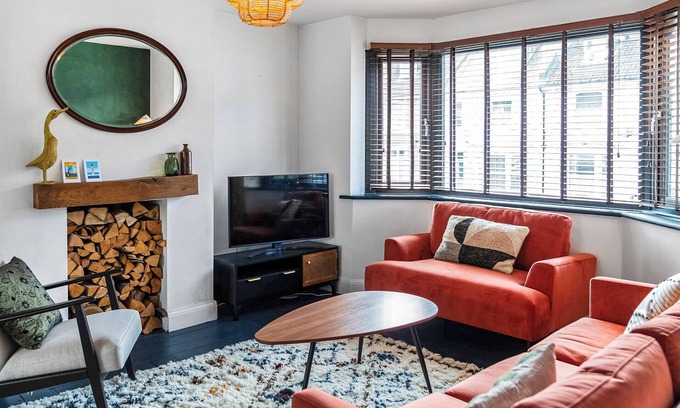 Margate Cottage | Experience the ultimate seaside escape at this stylish holiday home in vibrant Margate.