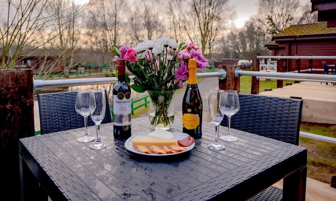 Edwinstowe Cabine | 4 bedroom accommodation in Sherwood Forest, Rufford